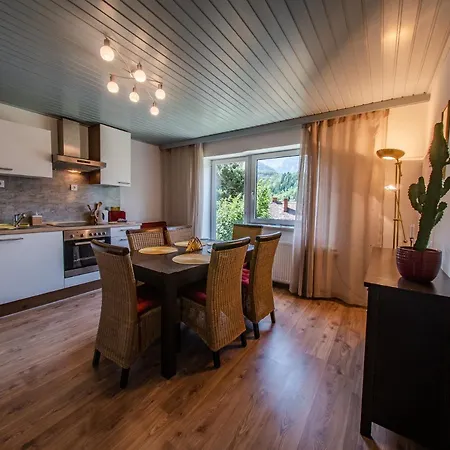 Erzhaus * 아이제네즈