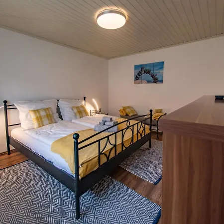 Erzhaus 아파트 아이제네즈